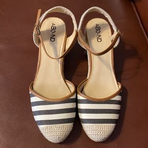 Abound wedge shoes size 10